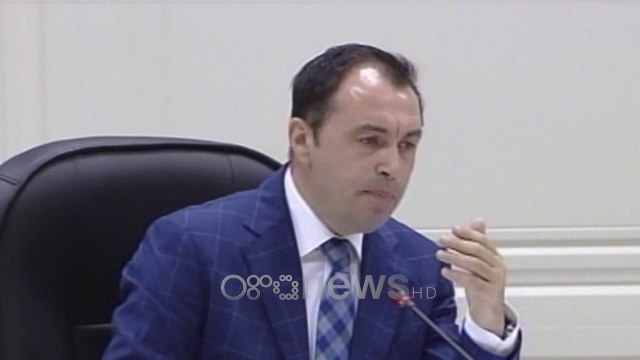 Ora News - KQZ i heq mandatin kryebashkiakut Agim Kajmaku, reagon Rama