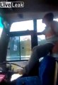 Ce chauffeur danse debout en conduisant son bus avec les pieds sur le volant !