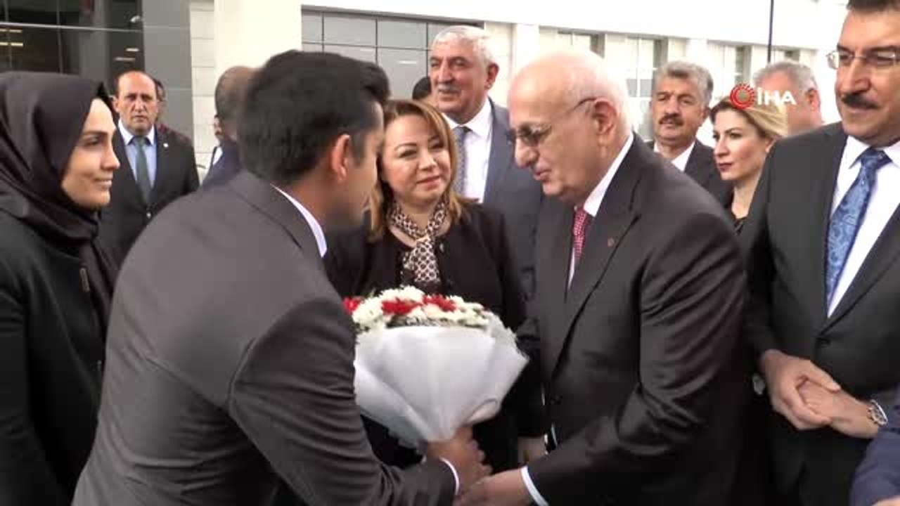 İsmail Kahraman'a fahri doktora unvanı verildi