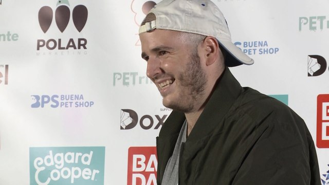 Alex Lequio reaparece en una fiesta de Halloween para mascotas