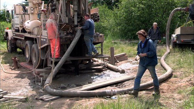 History|165488|363734595924|The Curse of Oak Island|Drinking Muddy Water|S2|E4