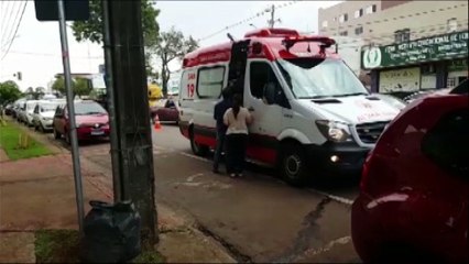 Menina passa mal e é atendida pelo Samu, no colégio Padre Carmelo