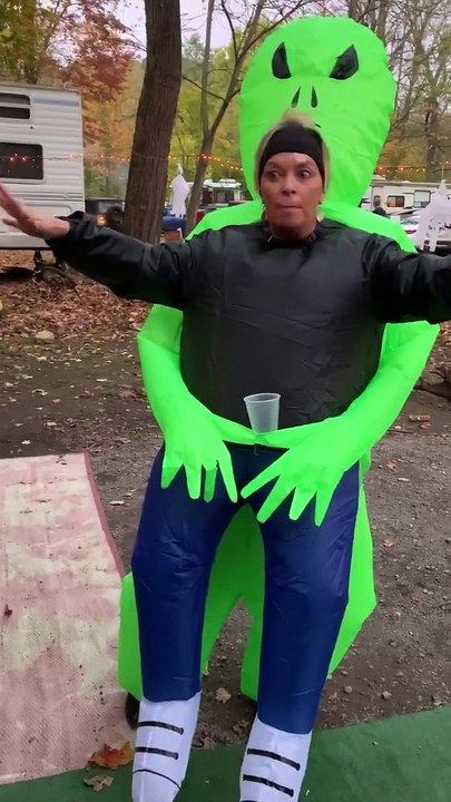 Inflatable Alien Makes Great Dance Partner