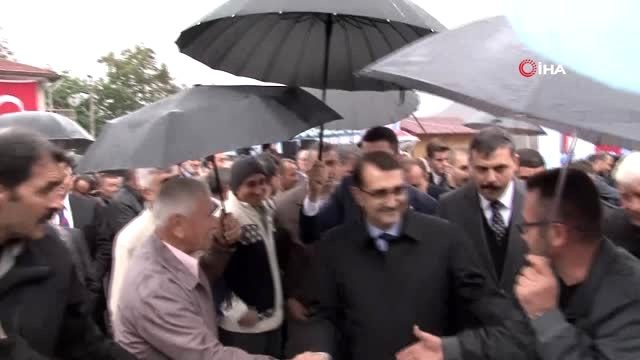 Enerji ve Tabii Kaynaklar Bakanı Fatih Dönmez: Şu anda Akdeniz'de iki adet sondaj gemimiz var,...