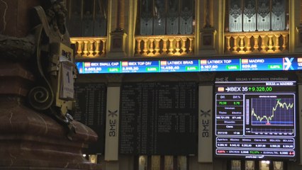 El Ibex 35 sube hoy  un 0,76 % y recupera los 9.300 puntos pero cae un 1,08 esta semana