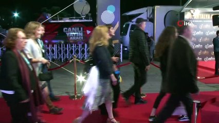 Altın Portakal Film Festivali Kırmızı halıda ünlüler geçidi
