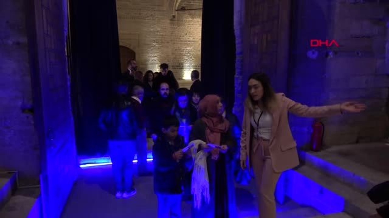 Edirne'de kurulan devlet tiyatrosu kapalı gişe perde açtı