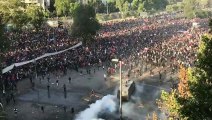Masivas movilizaciones mantienen presión sobre gobierno chileno