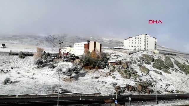 Kayseri erciyes kayak merkezi, beyaza büründü