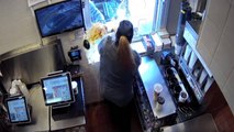 Este cliente de McDonald's arroja café caliente y provoca quemaduras de primer grado a una trabajadora