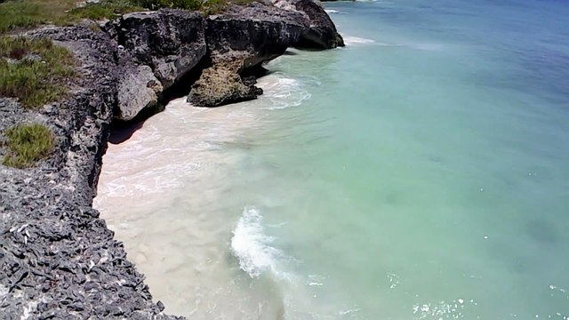 Beautiful Ocean Nature Paradise views with melodic guitar instrumental background music - Crystal