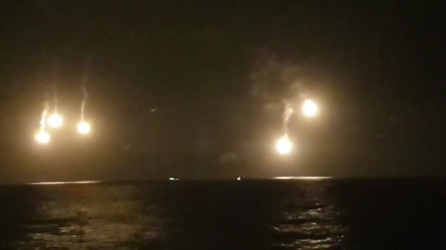 야간에도 수중 수색... 가능하면 발견 시신 밤사이 수습 / YTN