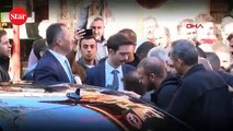 Başkan Erdoğan makam aracını durdurarak vatandaşlarla sohbet etti