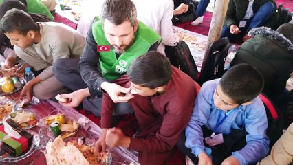İHH Afganistan'da 'yetim seferi'