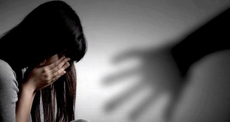 12 yaşındaki kıza yaptıkları mide bulandırdı: Her defasında 20-30 TL civarında para verdi