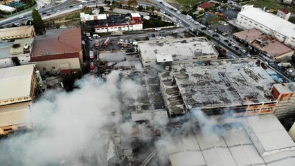 Arnavutköy'de mobilya imalat fabrikasında korkutan yangın