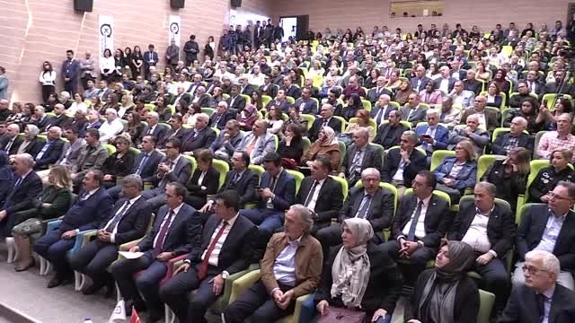 Kurtulmuş, AK Parti Uşak Genişletilmiş İl Danışma Meclisi Toplantısına katıldı
