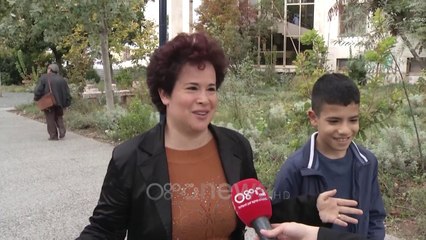 Télécharger la video: Ora News - Qytetarët ndihen të pasigurt, fajësojnë qeverinë dhe policinë