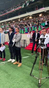 Coulisses avec Taoufik Makhloufi qui donne le coup d'envoi de Colombie-Algérie (0-3) à Lille !