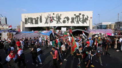 رغم الوعود الرسمية.. العراقيون يواصلون احتجاجاتهم