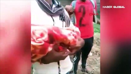 Hindistan'da, kız bebeği canlı canlı gömmek isteyen dedeye suçüstü