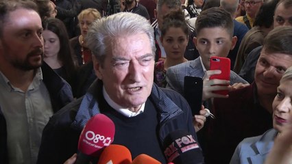 Ora News - “Notre Dame de Tiranë” nuk do të shembet