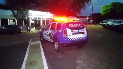 Homem é detido pela GM ao quebrar lixeiras no Terminal Sul