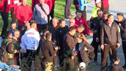 Kasapoğlu, 15 Temmuz Şehitler Anıtı'nı ziyaret etti