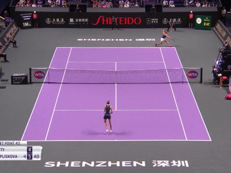 تنس: البطولة الختامية لمحترفات التنس: بارتي تتغلّب على بليسكوفا 4-6 6-2 6-3