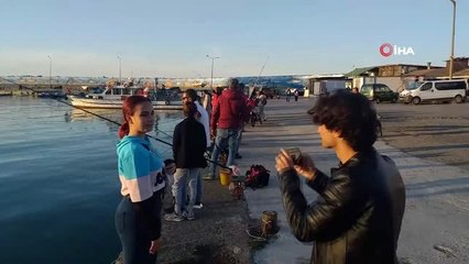 Akçakoca sahili olta balıkçılarının gözde mekanı halinde geldi