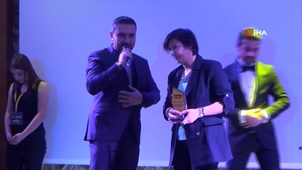 Elazığ'da duygulandıran ödül töreni...Basın şehidi İHA Sivas muhabiri İsmail Güneş’in eşi Yasemin Güneş konuşmasıyla herkesi duygulandırdı