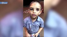 طفل سوري يتعرض للضرب من قبل والده بالسعودية