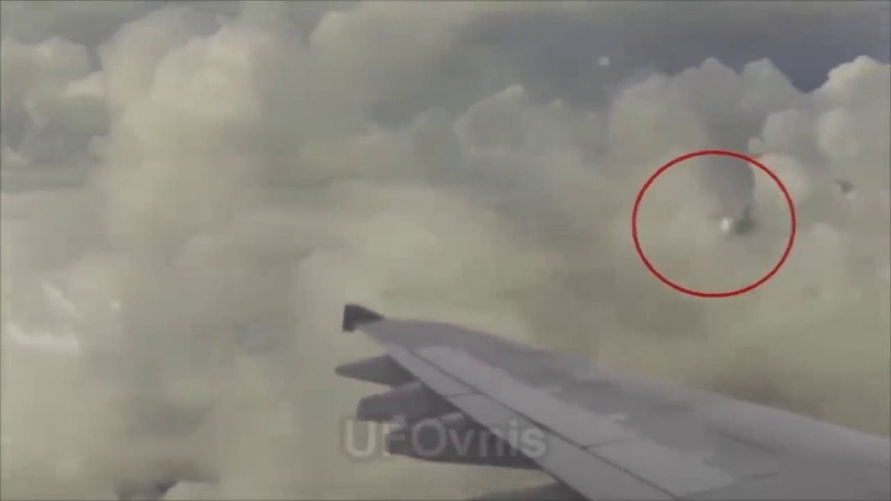 TOP 10 UFO Sightings From Planes