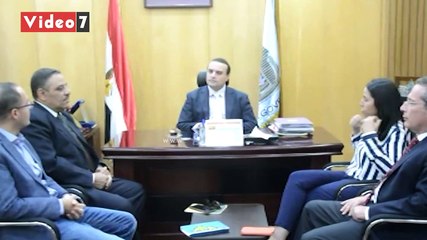 نائب محافظ الأقصر يناقش تطوير السياحة برعاية العمل الدولية