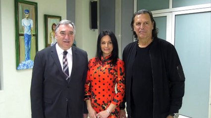 Η Νένα Χρονοπούλου και ο Τάσος Μητρόπουλος στα εγκαίνια της έκθεσης της Μ. Παπαδοπούλου
