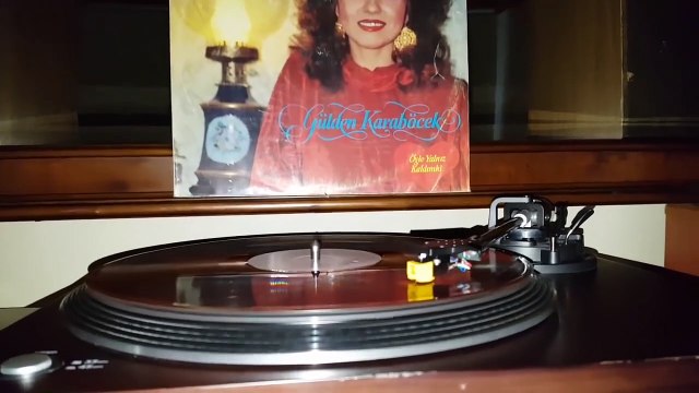 Gülden Karaböcek - İkimizde Gururluyuz (Plak kayıt)