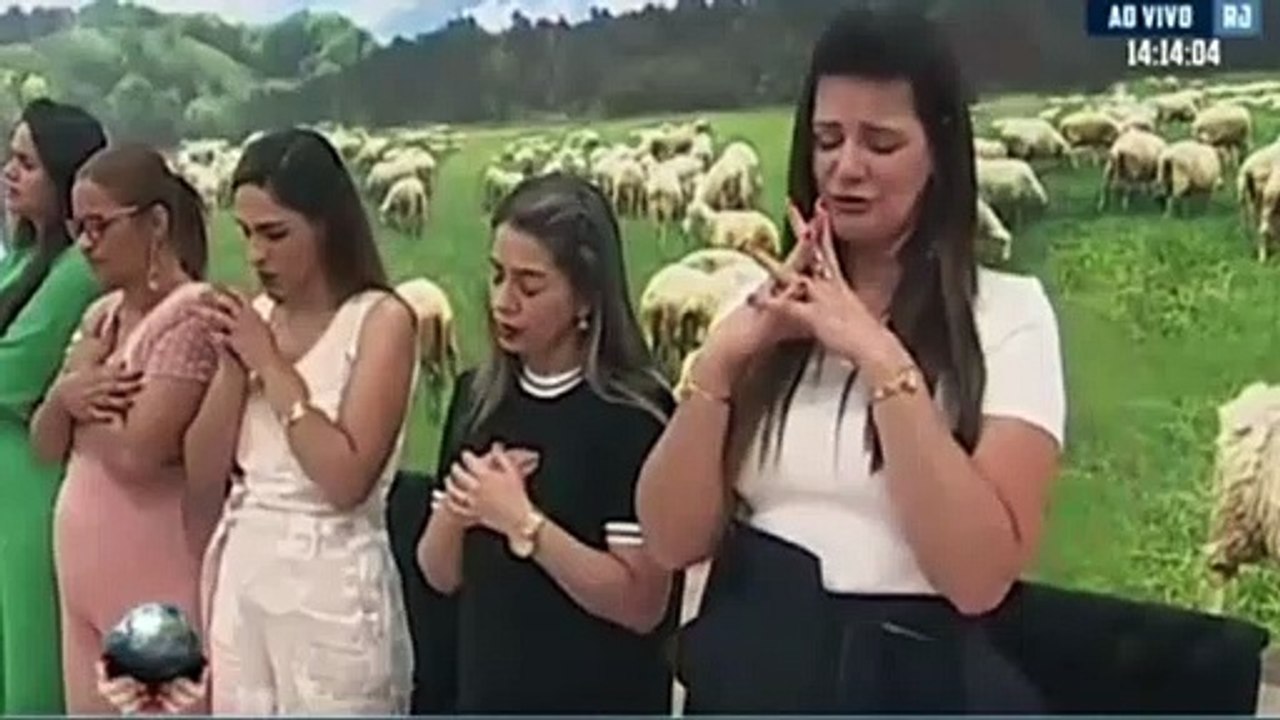 LOUVANDO AO SENHOR BANDA MUNDIAL