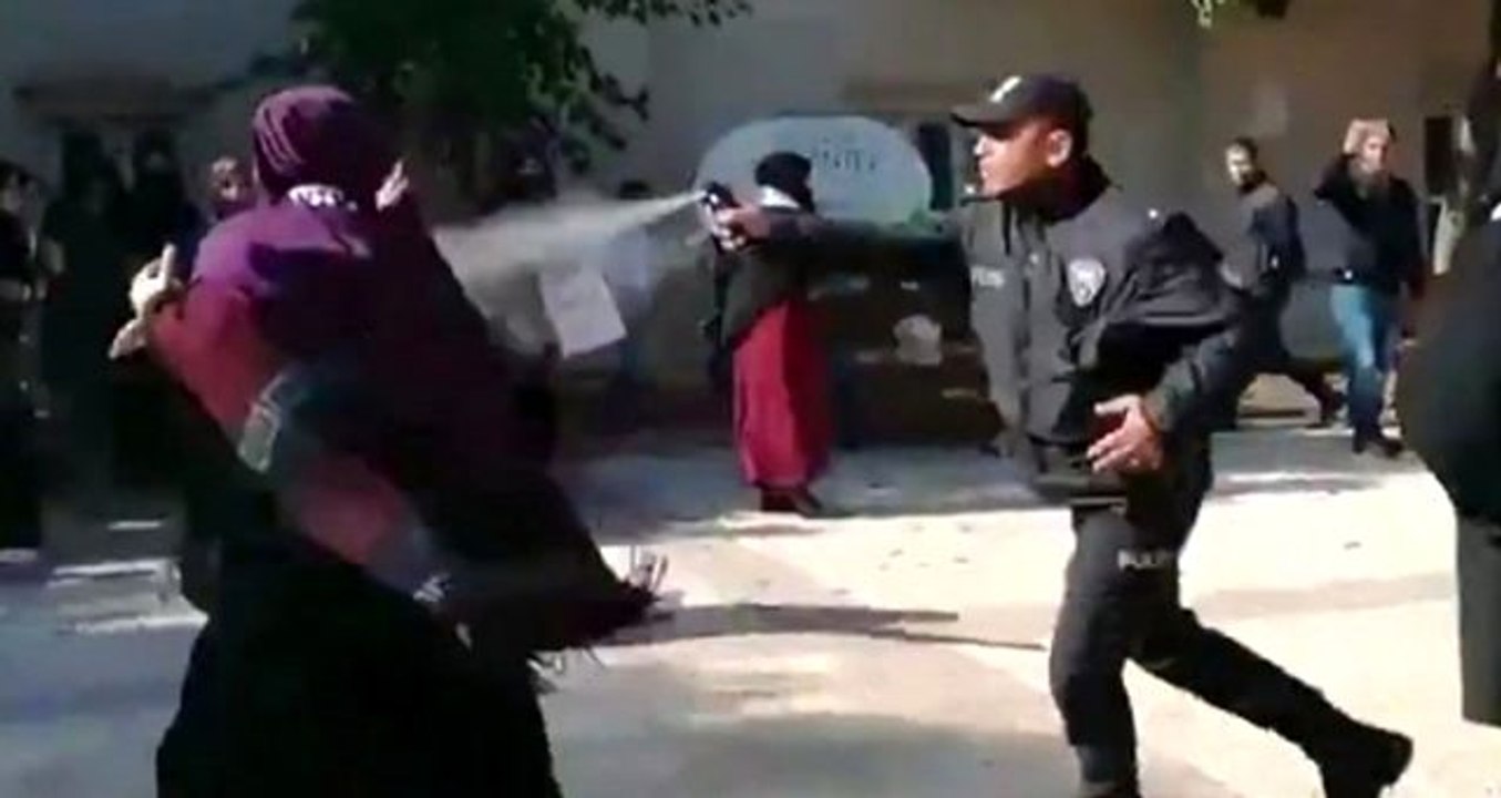 Biber gazlı polis müdahalesine AK Parti'den istifa eden Yeneroğlu tepki gösterdi, bakanlık cevap verdi: Çarpıtıyorsunuz