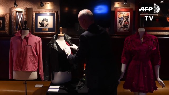 Subastan en 400.000 dólares la chaqueta y los pantalones de Grease
