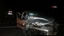 Traktör römorkuna çarparak savrulan otomobil hafif ticari araca çarptı: 1 ölü, 6 yaralı