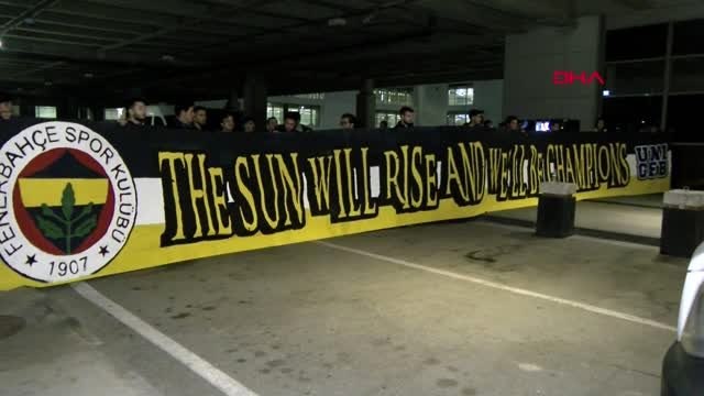Fenerbahçe'ye taraftarlardan coşkulu karşılama