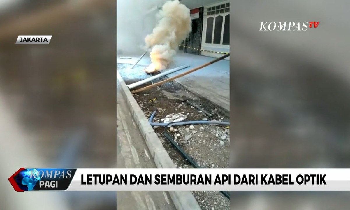 Diduga Karena Proyek Trotoar, Kabel Bawah Tanah di Cikini Terbakar