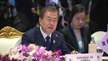 문 대통령 "아세안+3, 자유무역 수호 중심역할 해야" / YTN