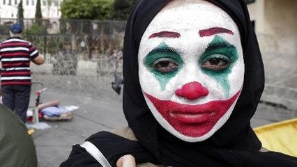 Pendemo Dunia Pada Jadi Joker