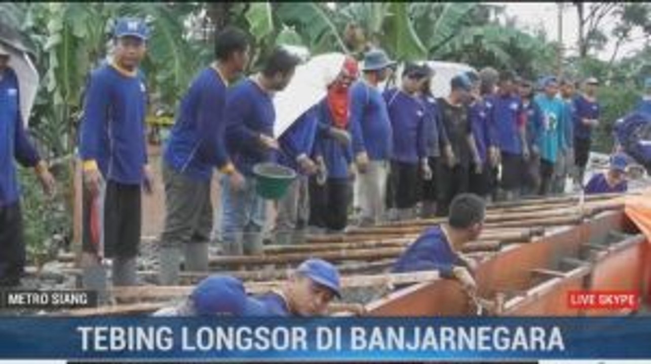Tanggul Irigasi Jebol Sebabkan Longsor di Banja...