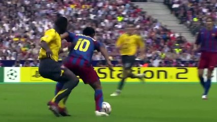 16 Momentos en los Que Ronaldinho Destruyó a los Otros Jugadores