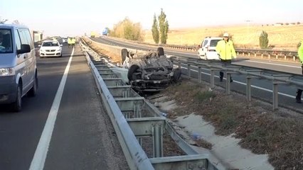 Kırıkkale'de otomobil tıra çarptı: 1 ölü, 5 yaralı