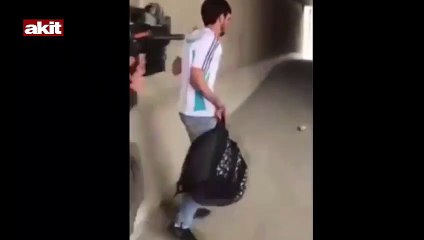 İsrail polislerinin vahşeti kamerada! Savunmasız Filistinliyi sırtından vurdu?