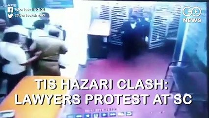 देश भर के वकील कर रहे हड़ताल, सुप्रीम कोर्ट के आगे भी किया प्रदर्शन