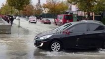 Report TV - Erë dhe reshje të dendura Uji vërshon mbi rrugët e Durrësit